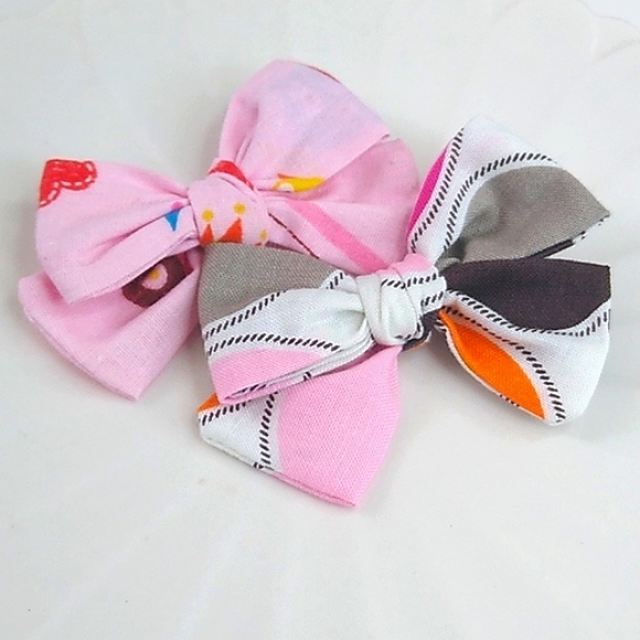 Dog Hair Bows - Set of 2 Bows for Pets with clip - Picture 2 of 6
